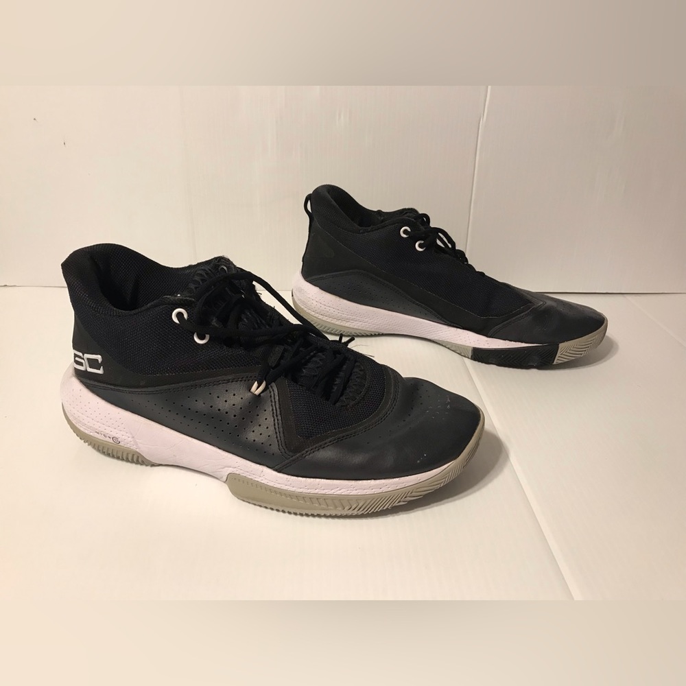 Under Armour SC IDATSC30 mid basketball shoes sneakers men 13 / women 14.5